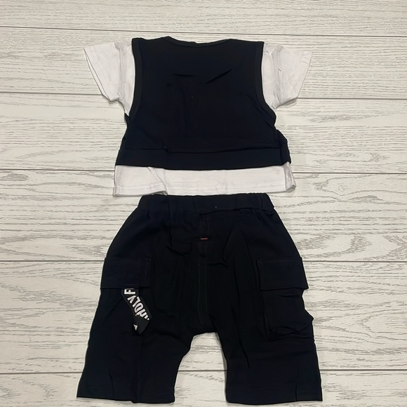 Set - Picture 2 of 3